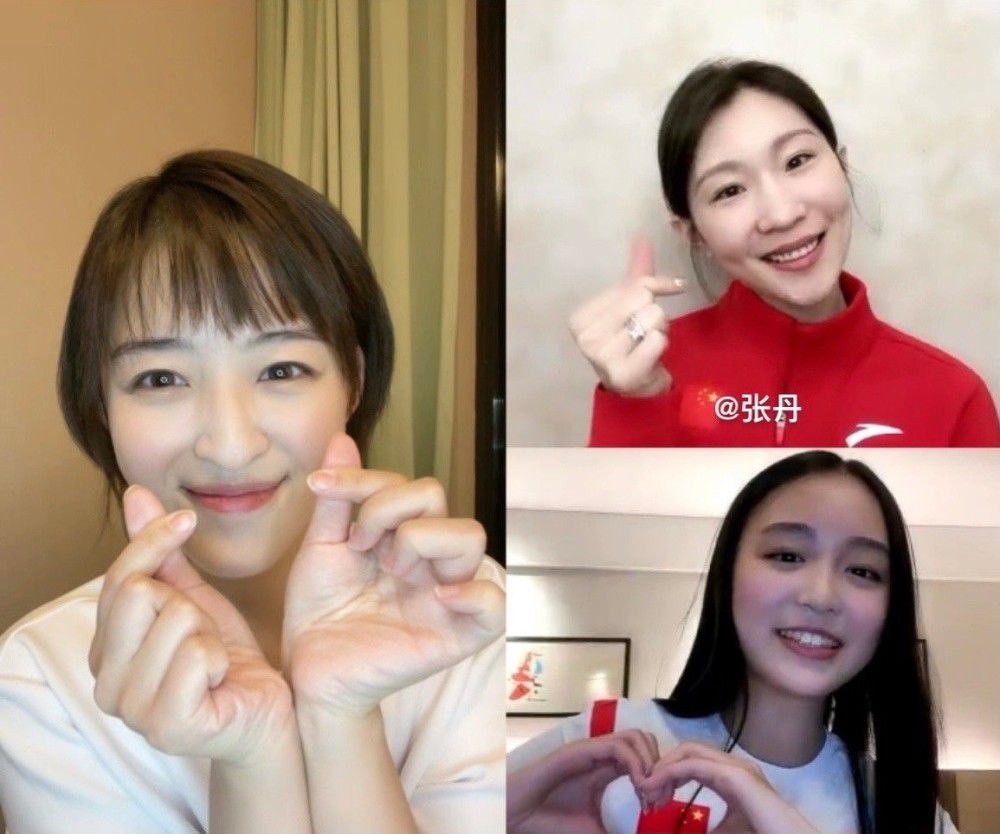 两个人把竹编绑到了独轮车上。